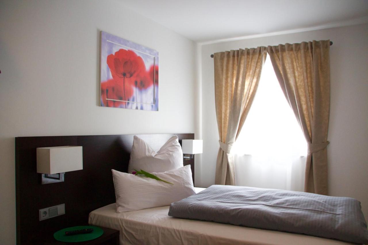 Hotel Im Ried Donauwörth Pokoj fotografie