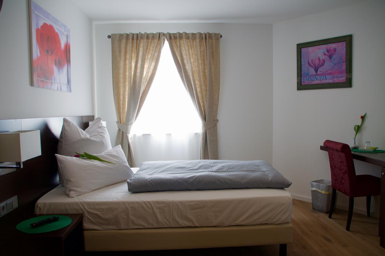 Hotel Im Ried Donauwörth Pokoj fotografie